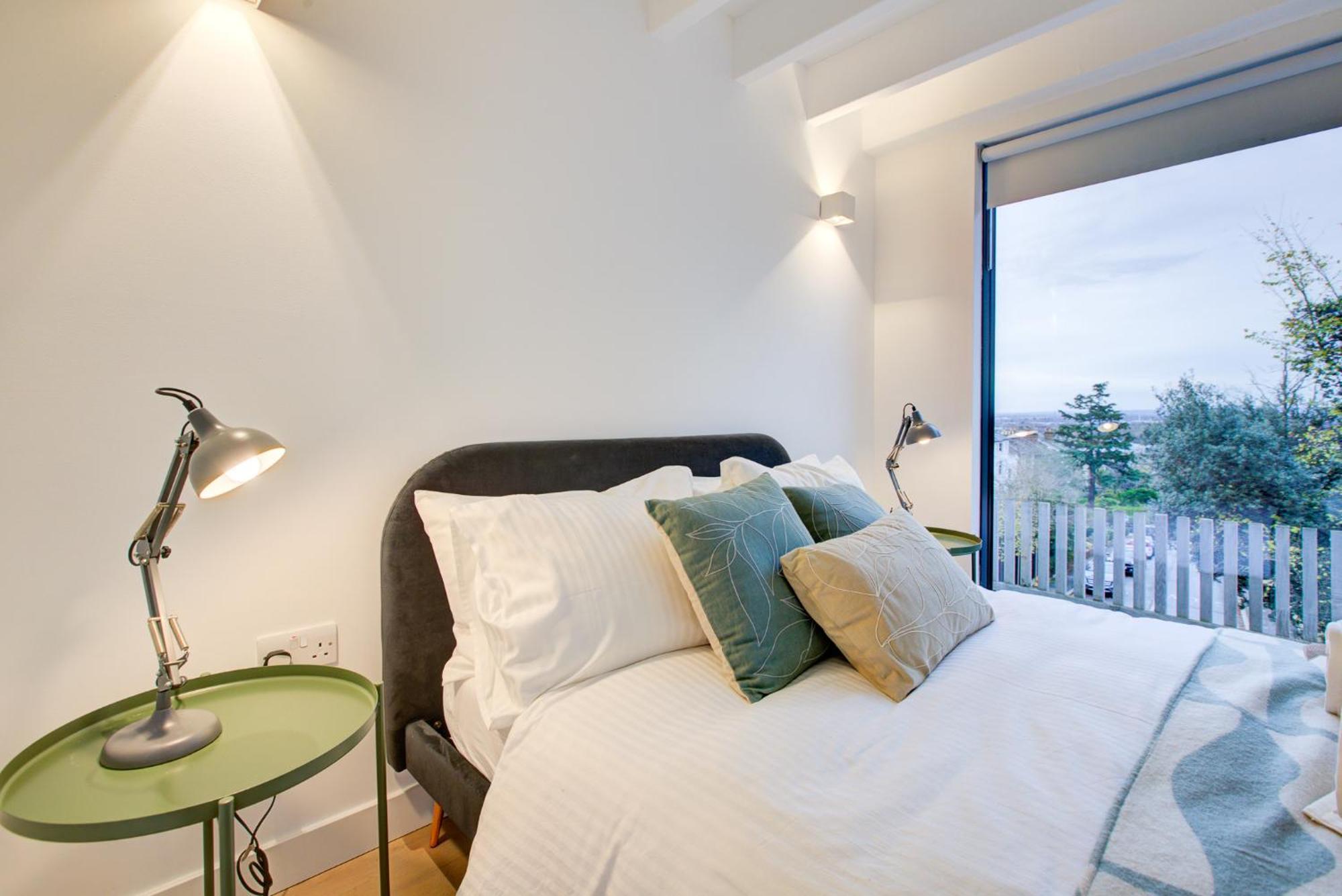 Neoteric Home Wimbledon Village Лондон Экстерьер фото